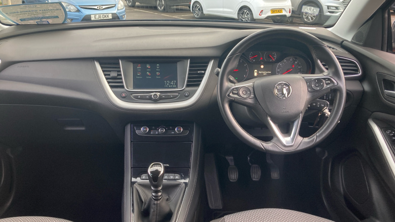 Vauxhall Grandland X 1.2 Turbo SE 5dr Petrol Hatchback